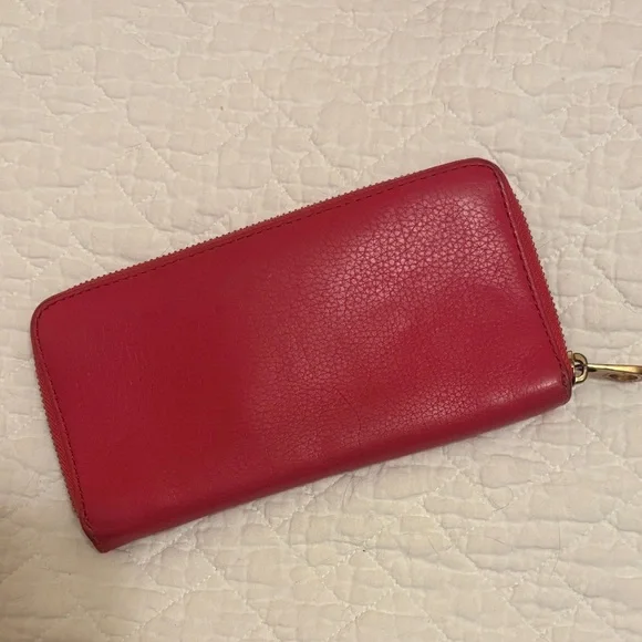 LOW START $299EUC Marc Jacobs Cherry Red Wallet with Gold Accents - Picture 3 of 9